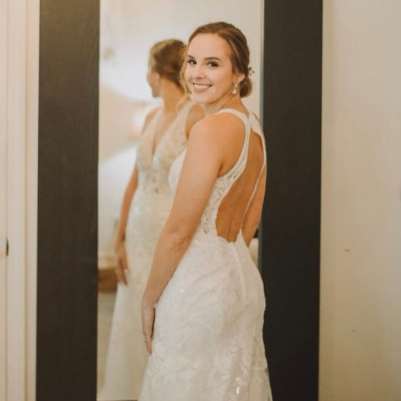 Dresses & Skirts - Wedding Dress